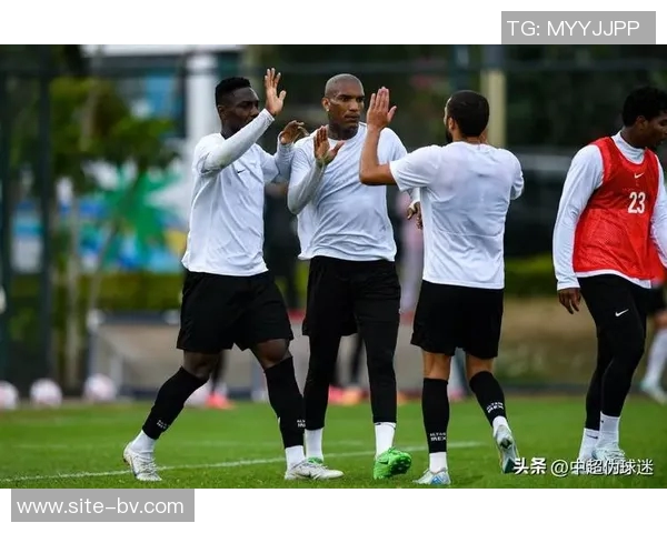 半场战报兰克尔泽补射得分青岛海牛暂时领先武汉三镇亚泰降级危机加剧